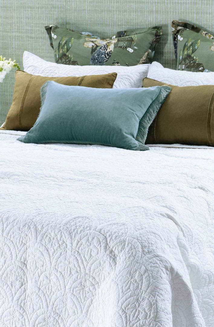 Bianca Lorenne - Etsu - White Bedspread - Pillowcase and Eurocase Sold Separately.  image 0
